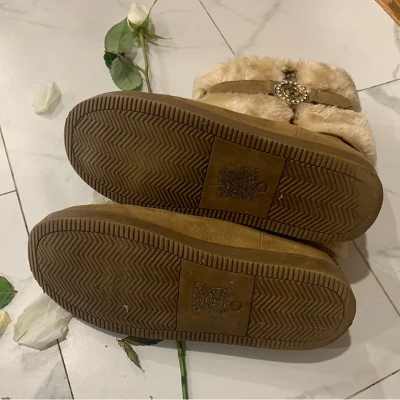 4/$15 G by Guess Addalyn fur boots - Picture 8 of 9